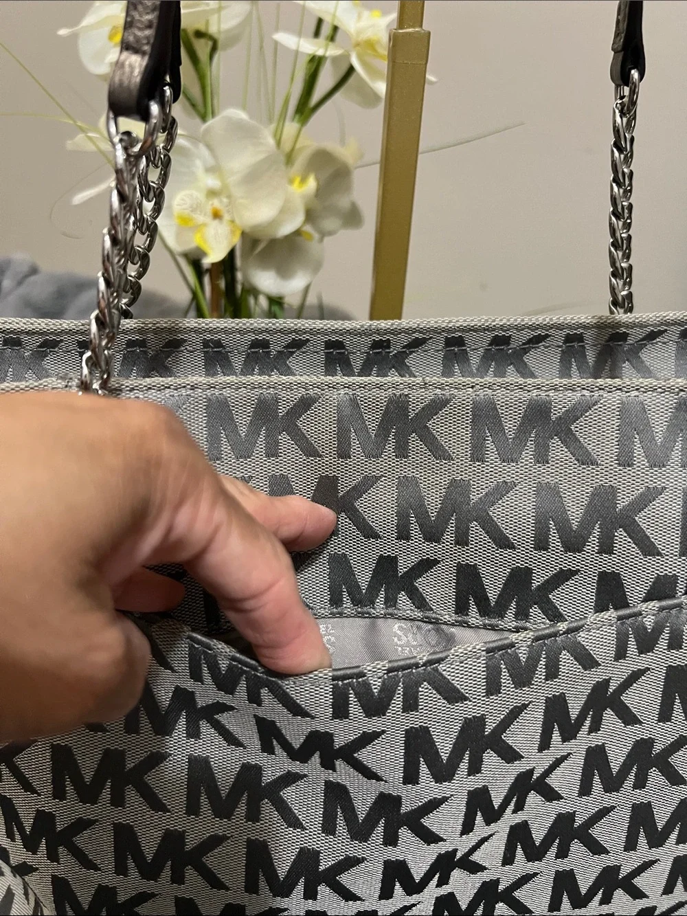 Michael Kors Gray Jet Set Monogram Tote with Metallic Strap GUC retail $228